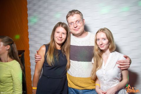 100.jpg