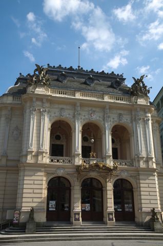 103.jpg