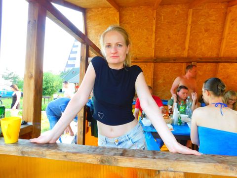 042.jpg