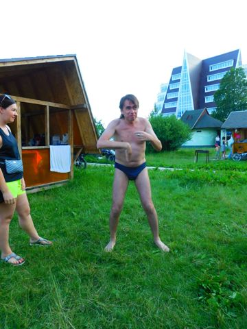 076.jpg