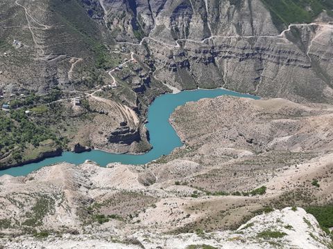 071.jpg