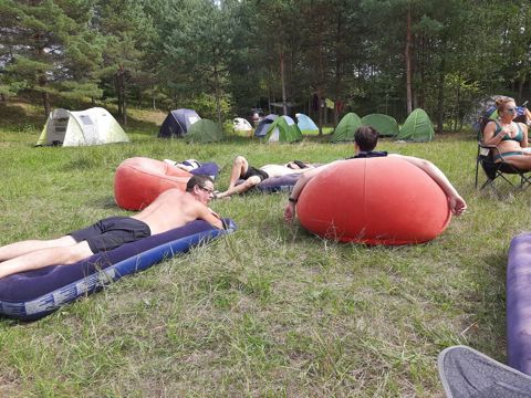 052.jpg