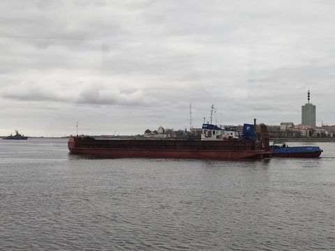127.jpg