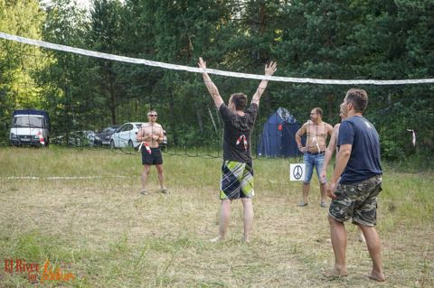 048.jpg