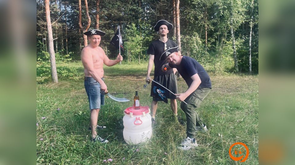Кто куда, а мы на палатки)